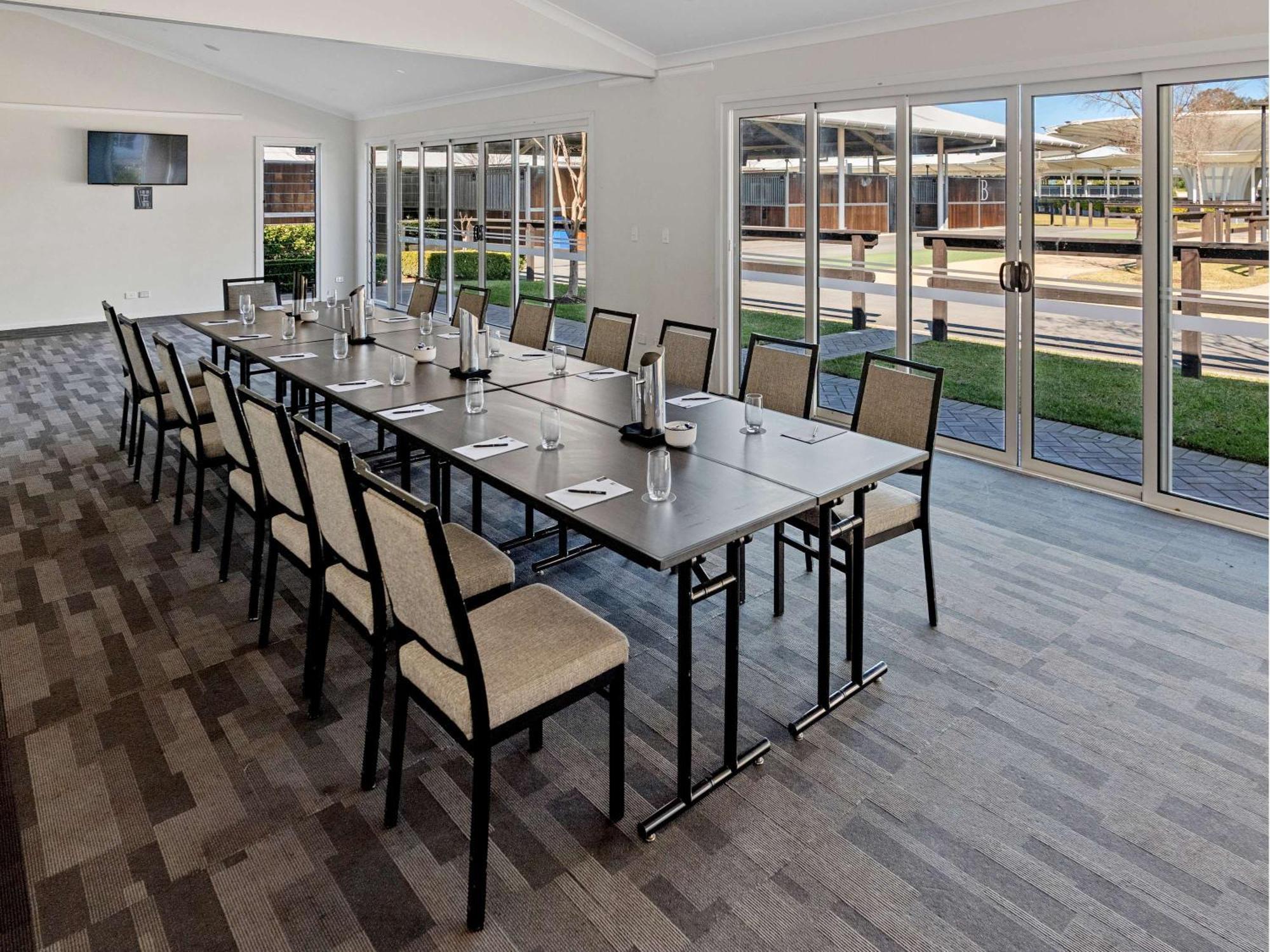 The William Inglis Mgallery Warwick Farm Εξωτερικό φωτογραφία Meeting room at the hotel