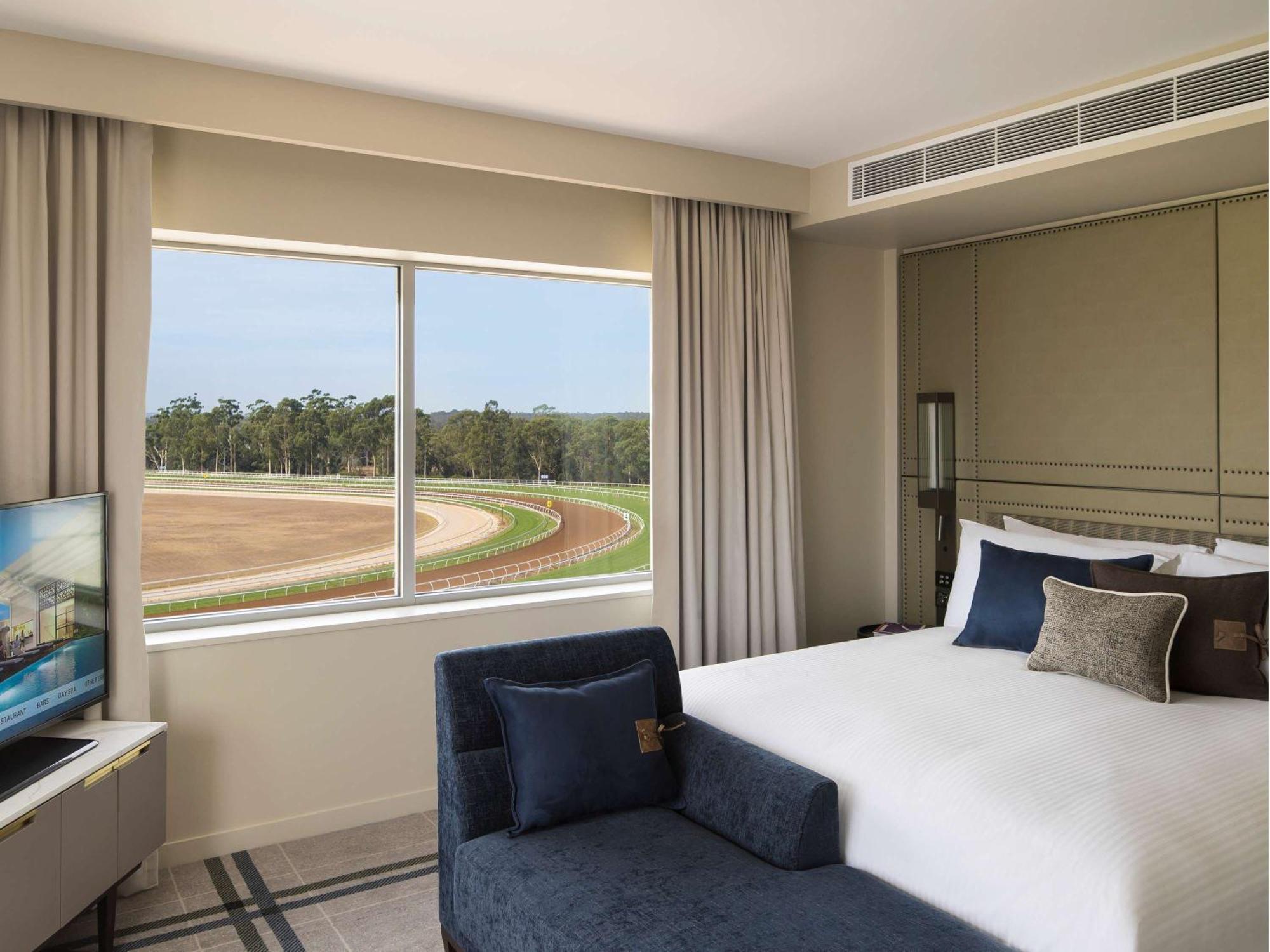 The William Inglis Mgallery Warwick Farm Εξωτερικό φωτογραφία A bedroom at the Emirates Aviation Resort